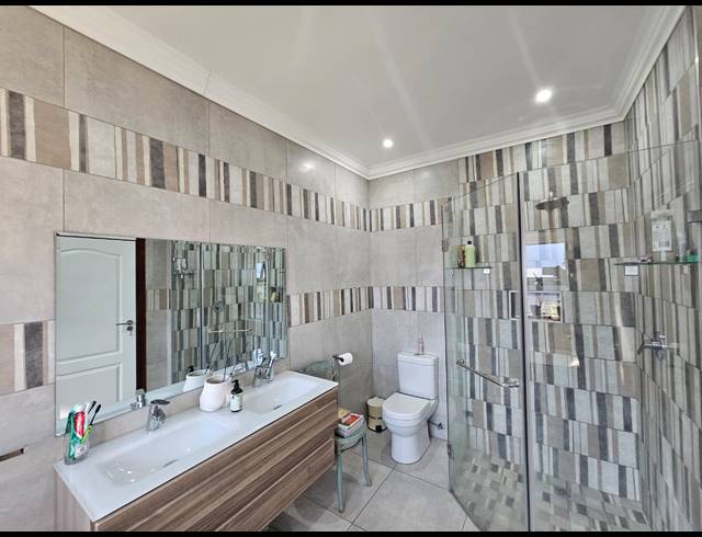 3 BEDROOM HOUSE FOR SALE IN NEW SALT ROCK CITY